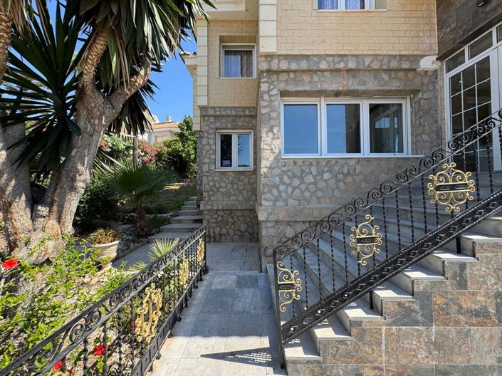 Image No.15-5 Bed Villa for sale