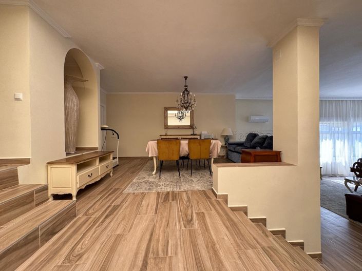 Image No.29-5 Bed Villa for sale