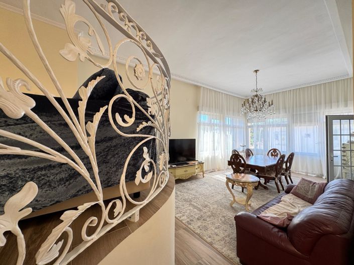 Image No.32-5 Bed Villa for sale