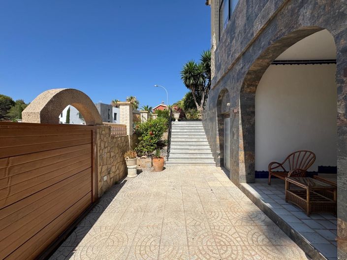 Image No.10-5 Bed Villa for sale