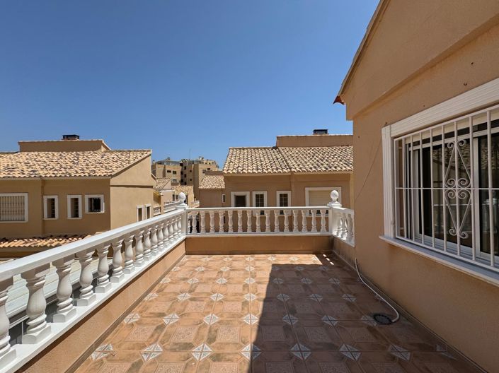 Image No.58-3 Bed Townhouse for sale