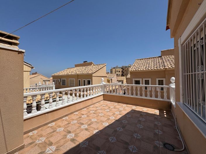 Image No.59-3 Bed Townhouse for sale