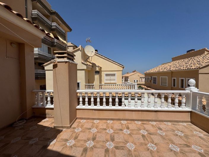 Image No.60-3 Bed Townhouse for sale