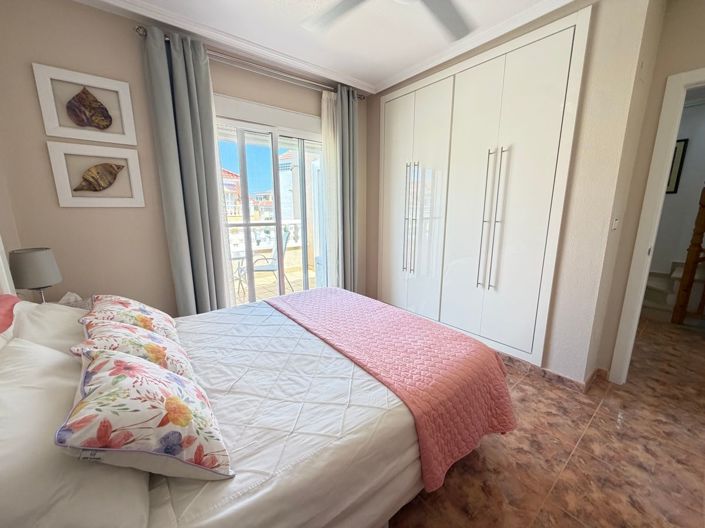 Image No.21-2 Bed Townhouse for sale