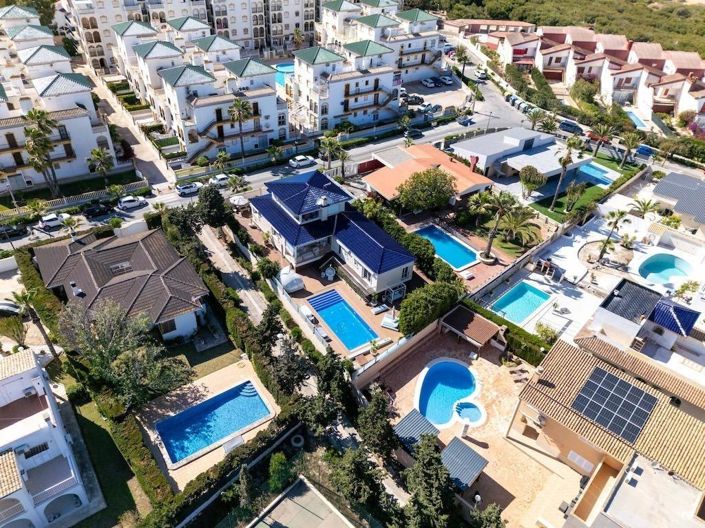 Image No.56-5 Bed Villa for sale