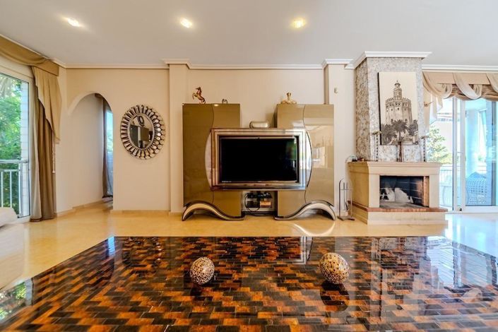 Image No.9-5 Bed Villa for sale