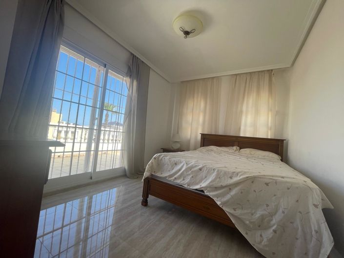 Image No.13-5 Bed Townhouse for sale