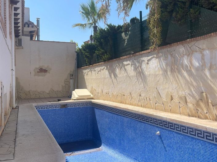 Image No.30-5 Bed Townhouse for sale