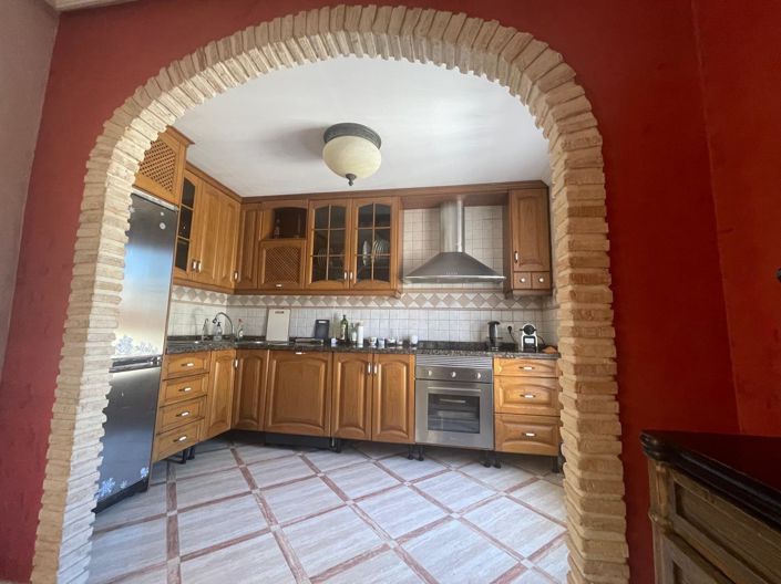 Image No.42-5 Bed Townhouse for sale