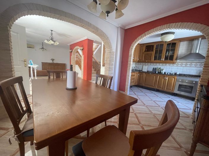 Image No.43-5 Bed Townhouse for sale