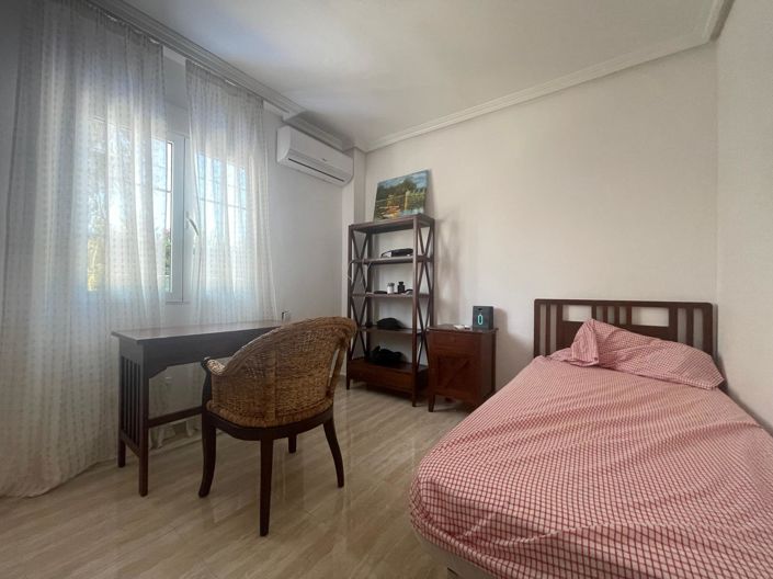 Image No.53-5 Bed Townhouse for sale