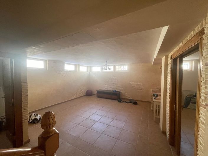 Image No.55-5 Bed Townhouse for sale