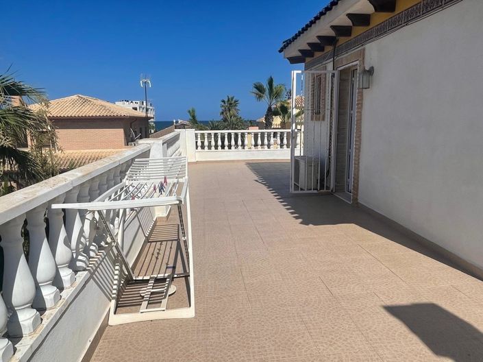 Image No.7-5 Bed Townhouse for sale