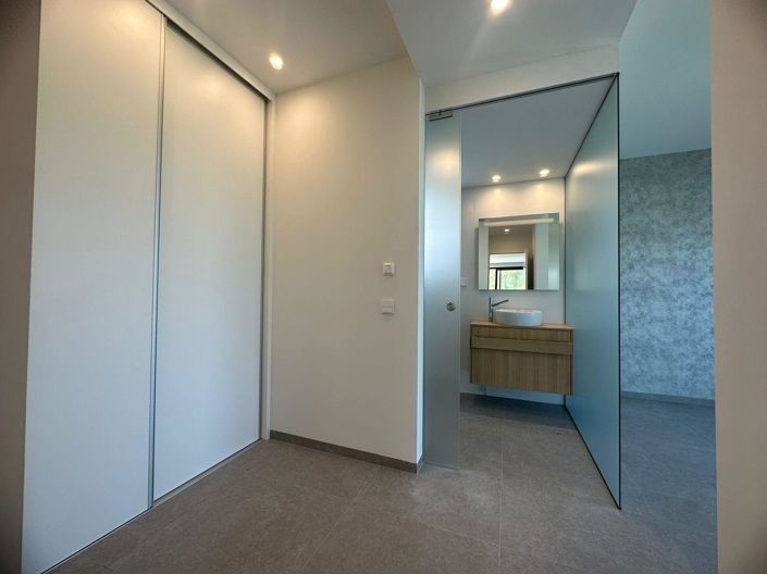 Image No.25-2 Bed Apartment for sale