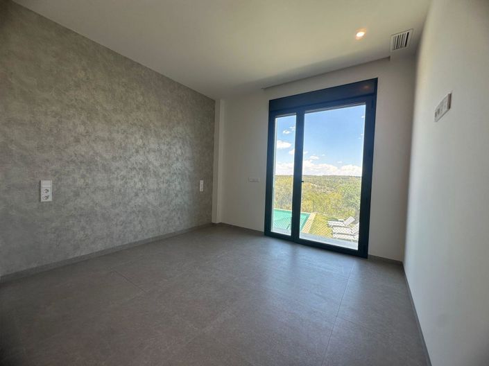 Image No.31-2 Bed Apartment for sale
