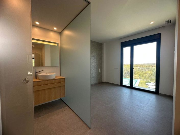 Image No.34-2 Bed Apartment for sale