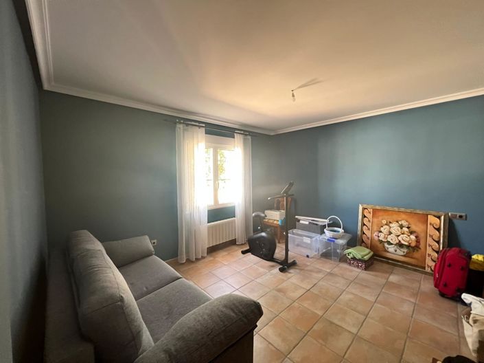 Image No.22-Villa for sale