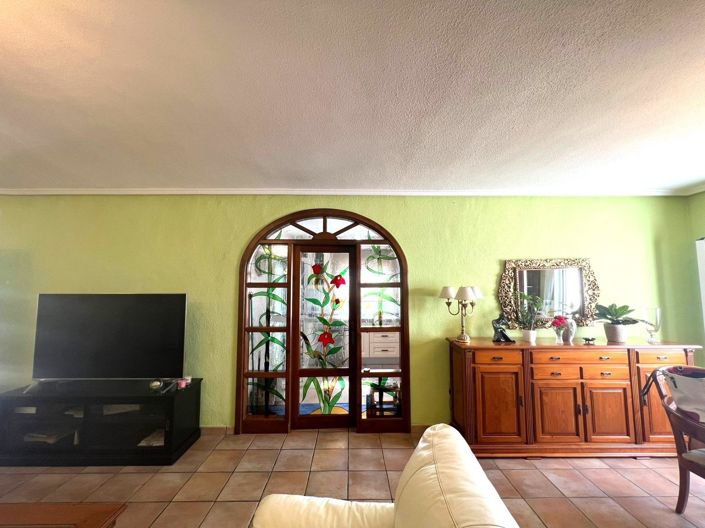 Image No.28-Villa for sale