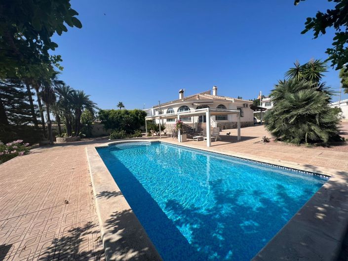 Image No.5-Villa for sale