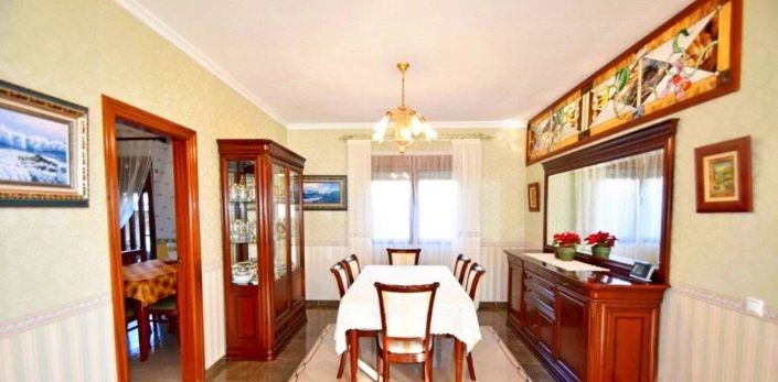 Image No.10-4 Bed Villa for sale