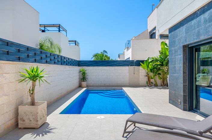 Image No.3-3 Bed Villa for sale