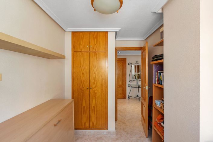 Image No.15-3 Bed Apartment for sale