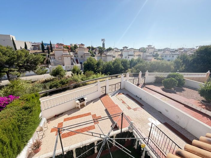 Image No.15-3 Bed Townhouse for sale