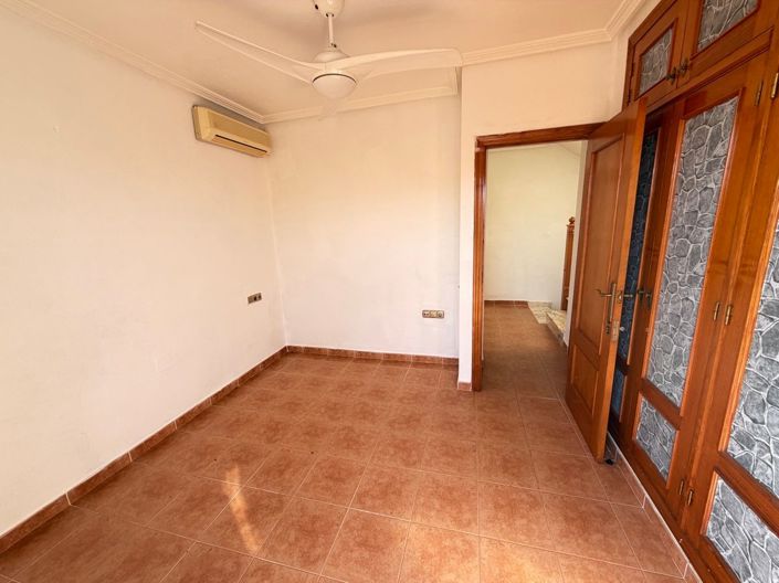 Image No.19-3 Bed Townhouse for sale