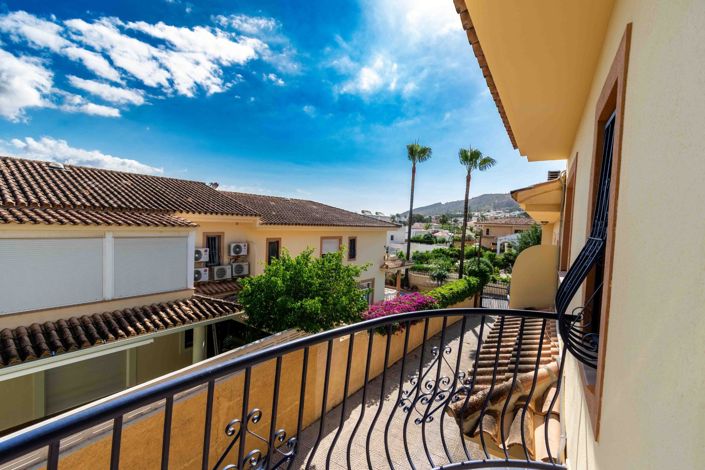 Image No.28-4 Bed Townhouse for sale