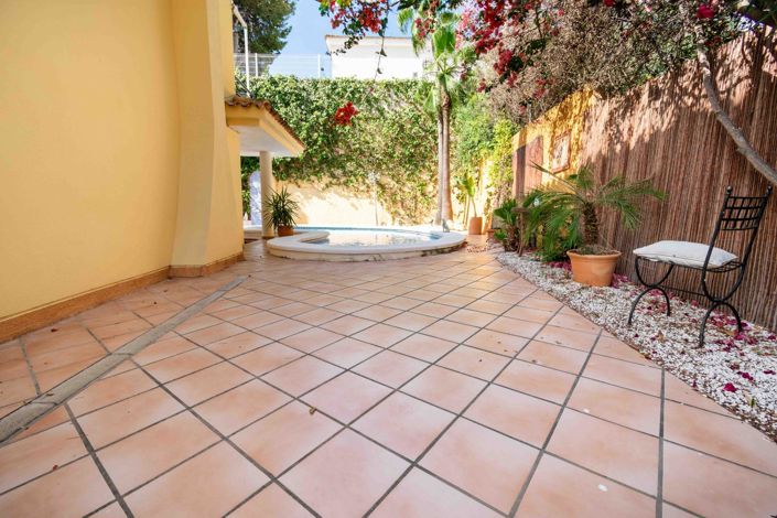 Image No.30-4 Bed Townhouse for sale