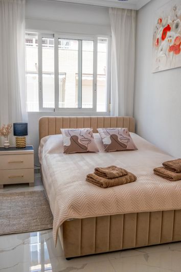 Image No.12-3 Bed Apartment for sale