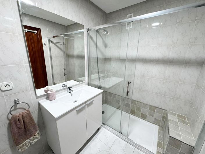 Image No.18-3 Bed Apartment for sale