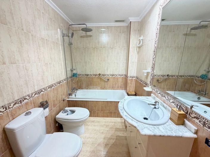 Image No.19-3 Bed Townhouse for sale