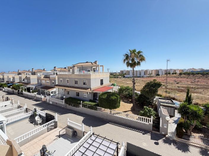 Image No.28-3 Bed Townhouse for sale