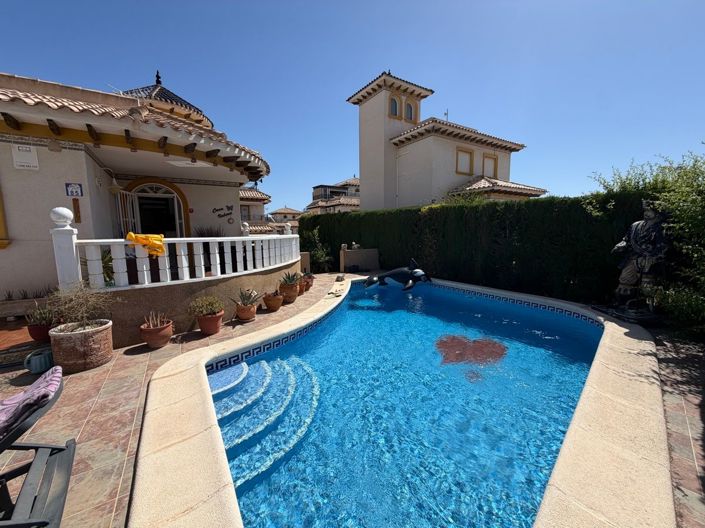 Image No.3-4 Bed Villa for sale