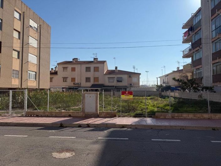 Image No.17-3 Bed Apartment for sale