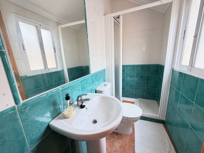 Image No.17-2 Bed Bungalow for sale