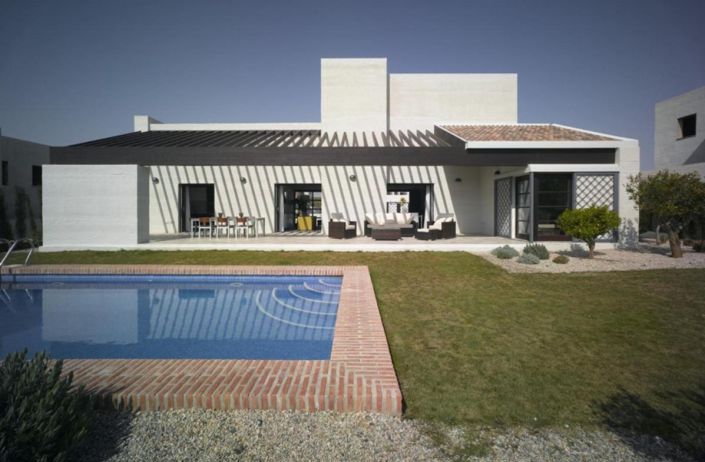 Image No.17-2 Bed Townhouse for sale