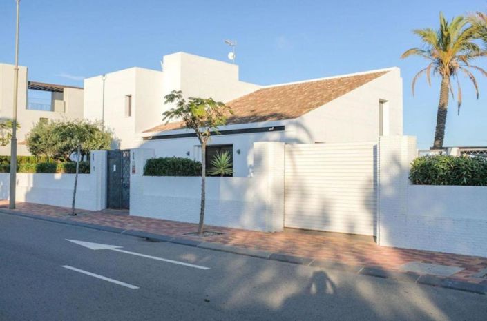 Image No.28-2 Bed Townhouse for sale