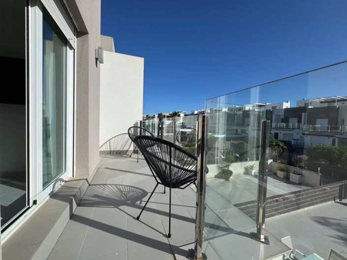 Image No.47-2 Bed Townhouse for sale