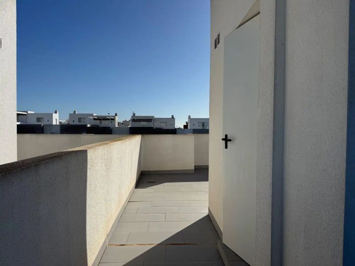 Image No.60-2 Bed Townhouse for sale