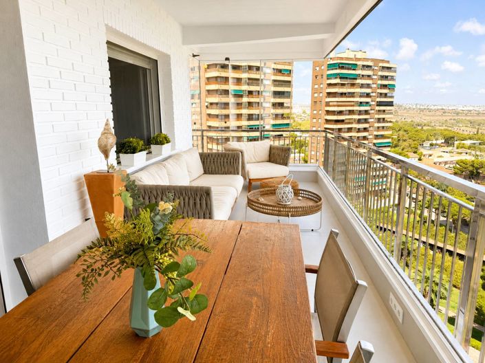 Image No.20-3 Bed Apartment for sale