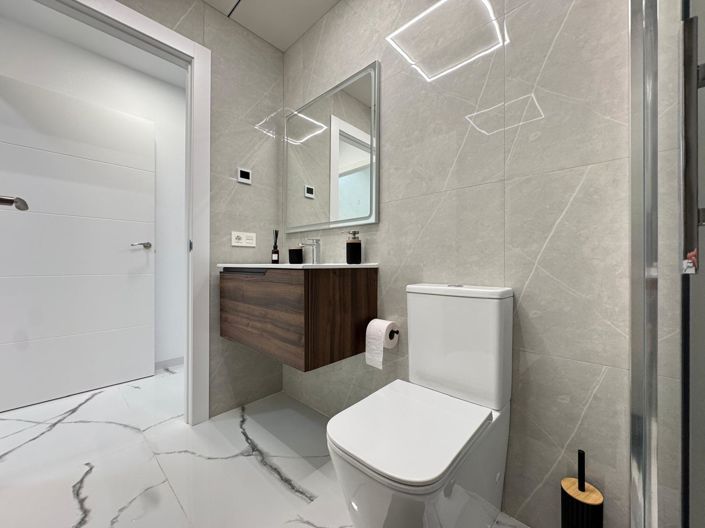 Image No.28-2 Bed Apartment for sale