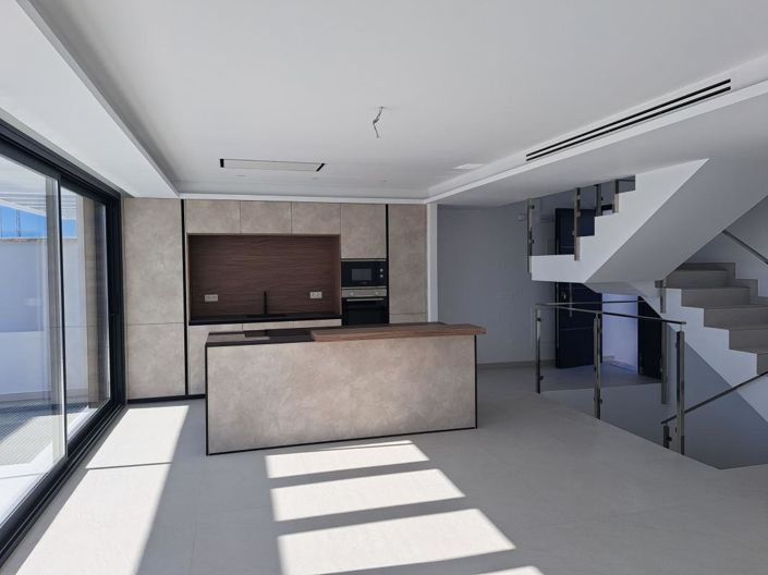 Image No.8-3 Bed Villa for sale