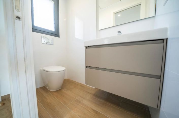 Image No.23-3 Bed Townhouse for sale