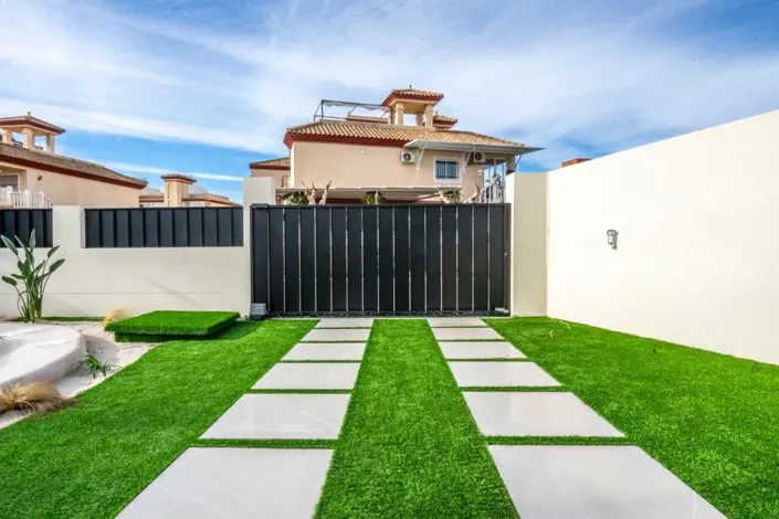 Image No.35-3 Bed Villa for sale