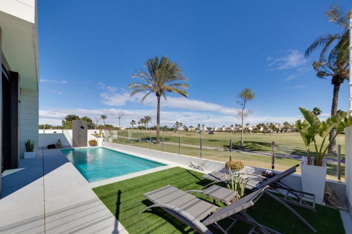 Image No.19-3 Bed Villa for sale
