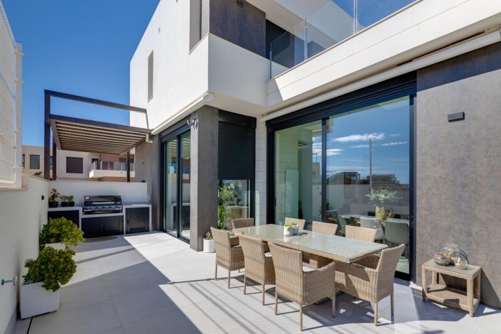 Image No.7-3 Bed Villa for sale
