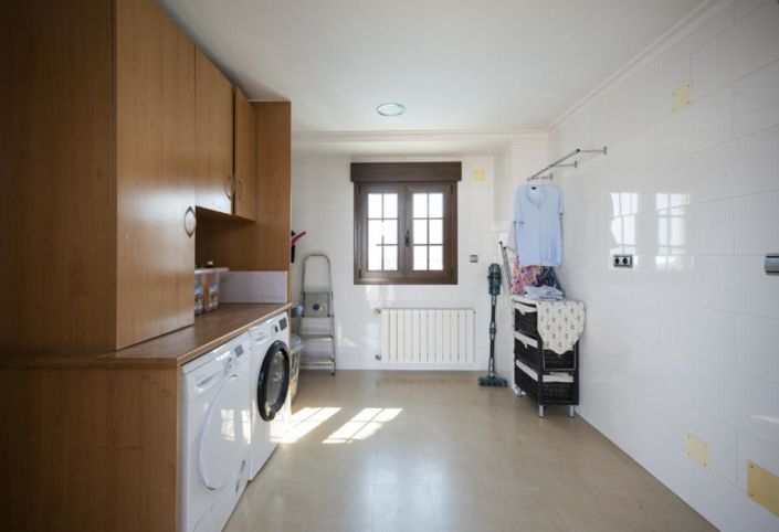Image No.53-4 Bed Villa for sale