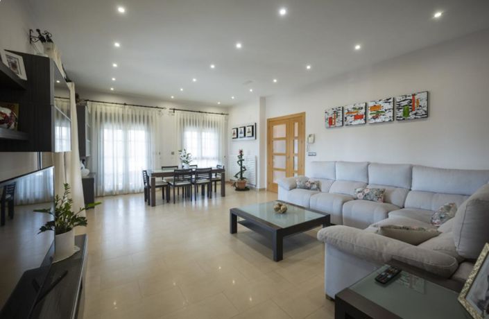 Image No.7-4 Bed Villa for sale